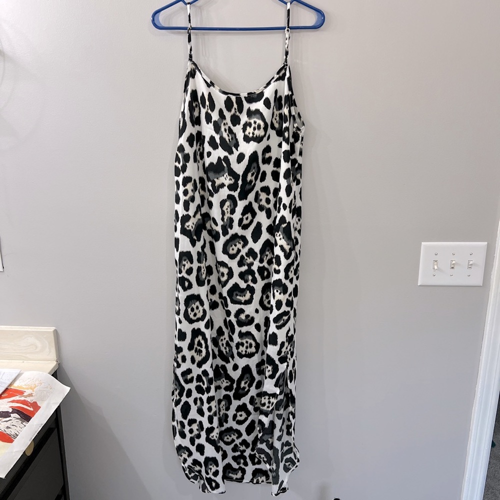 Animal print maxi dress with pockets